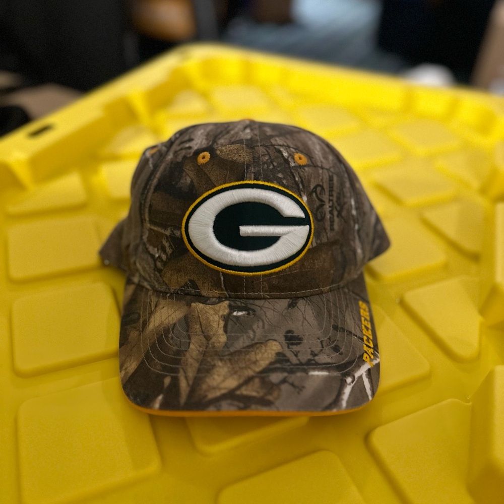 Multiple hats - Picture 3 of 4